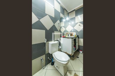 Casa à venda com 210m², 3 quartos e 4 vagas Casa à venda com 210m², 3 quartos e 4 vagasBanheiro da Suíte 1