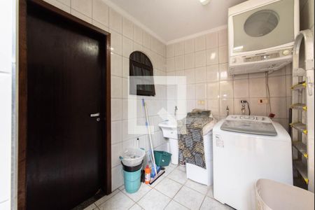 Casa à venda com 210m², 3 quartos e 4 vagas Casa à venda com 210m², 3 quartos e 4 vagasÁrea de Serviço