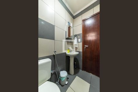 Casa à venda com 210m², 3 quartos e 4 vagas Casa à venda com 210m², 3 quartos e 4 vagasLavabo