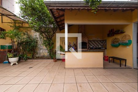 Casa à venda com 210m², 3 quartos e 4 vagas Casa à venda com 210m², 3 quartos e 4 vagasQuintal - Churrasqueira