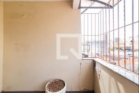 Casa à venda com 210m², 3 quartos e 4 vagas Casa à venda com 210m², 3 quartos e 4 vagasVaranda da Suíte 1