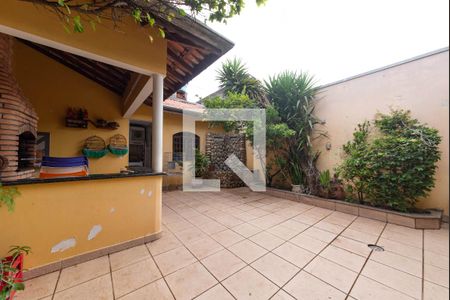 Casa à venda com 210m², 3 quartos e 4 vagas Casa à venda com 210m², 3 quartos e 4 vagasQuintal - Churrasqueira