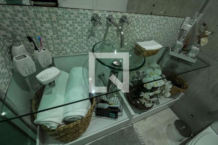 Apartamento para alugar com 70m², 2 quartos e 2 vagas Apartamento para alugar com 70m², 2 quartos e 2 vagasBanheiro