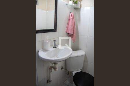 Casa à venda com 100m², 3 quartos e sem vagaBanheiro de serviço