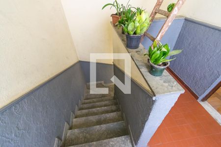 Área comum - Escadas de apartamento para alugar com 1 quarto, 45m² em Braz de Pina, Rio de Janeiro