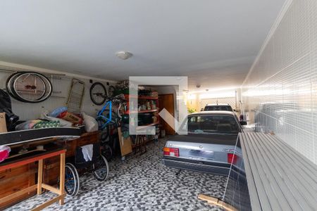 Casa à venda com 330m², 2 quartos e 5 vagasGaragem