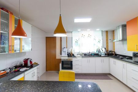 Casa à venda com 330m², 2 quartos e 5 vagasCozinha