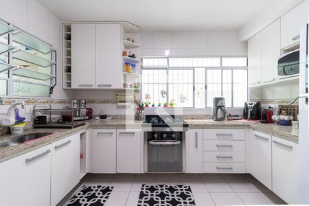 Casa à venda com 170m², 3 quartos e 3 vagasCozinha 