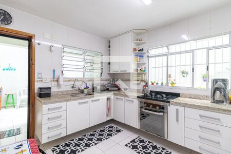 Casa à venda com 170m², 3 quartos e 3 vagasCozinha 