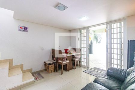 Casa à venda com 170m², 3 quartos e 3 vagasEdícula 