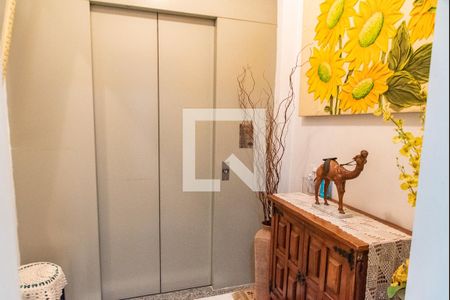 Apartamento para alugar com 178m², 4 quartos e 3 vagas Apartamento para alugar com 178m², 4 quartos e 3 vagasHall elevador