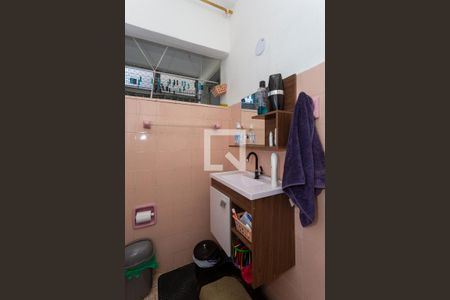 Banheiro de apartamento à venda com 1 quarto, 53m² em Liberdade, São Paulo
