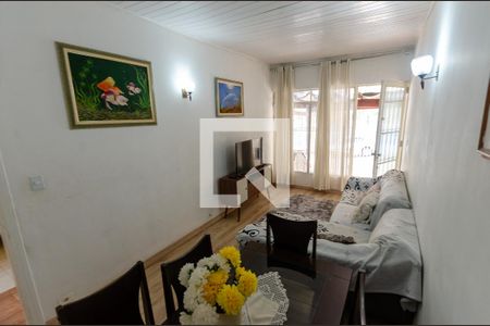 Casa à venda com 95m², 3 quartos e 2 vagasSala