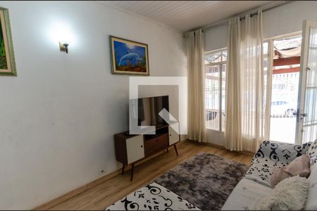 Casa à venda com 95m², 3 quartos e 2 vagasSala