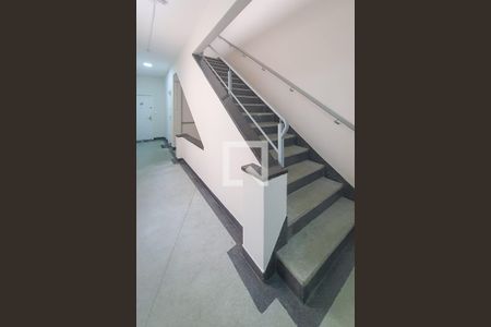 Apartamento para alugar com 60m², 1 quarto e sem vagaEscada