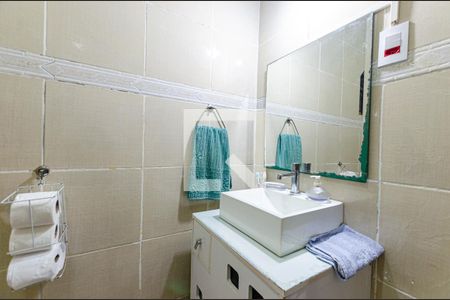 Casa à venda com 227m², 4 quartos e 2 vagasBanheiro