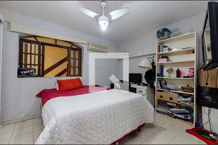 Casa à venda com 227m², 4 quartos e 2 vagasQuarto 4 