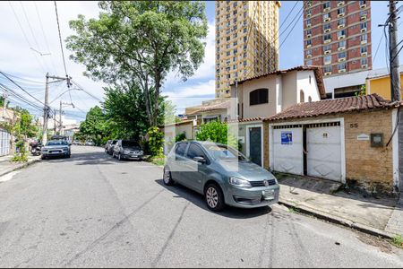 Casa à venda com 227m², 4 quartos e 2 vagasEntrada