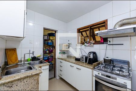 Casa à venda com 227m², 4 quartos e 2 vagasCozinha 
