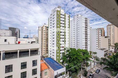 Sala/Cozinha - Vista de apartamento à venda com 2 quartos, 65m² em Pinheiros, São Paulo