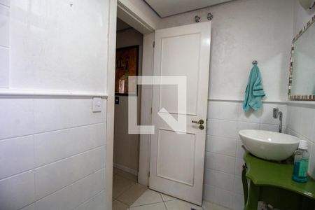 Casa à venda com 330m², 3 quartos e 2 vagas Casa à venda com 330m², 3 quartos e 2 vagasLavabo