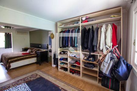 Casa à venda com 330m², 3 quartos e 2 vagas Casa à venda com 330m², 3 quartos e 2 vagasCloset da suíte