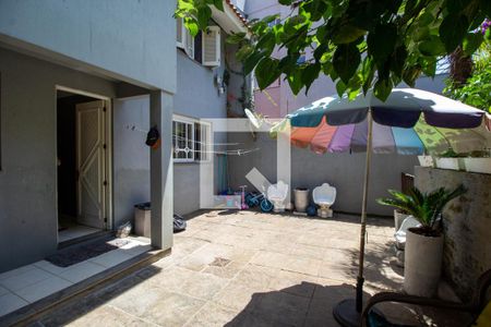 Casa à venda com 330m², 3 quartos e 2 vagas Casa à venda com 330m², 3 quartos e 2 vagasJardim