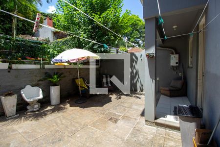 Casa à venda com 330m², 3 quartos e 2 vagas Casa à venda com 330m², 3 quartos e 2 vagasJardim