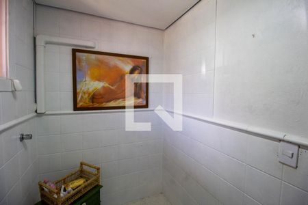Casa à venda com 330m², 3 quartos e 2 vagas Casa à venda com 330m², 3 quartos e 2 vagasLavabo