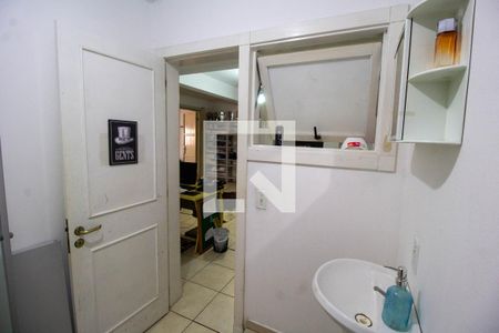 Casa à venda com 330m², 3 quartos e 2 vagas Casa à venda com 330m², 3 quartos e 2 vagasBanheiro 3