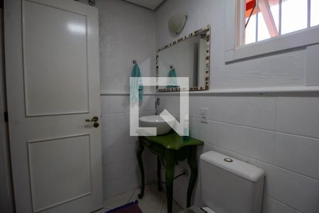 Casa à venda com 330m², 3 quartos e 2 vagas Casa à venda com 330m², 3 quartos e 2 vagasLavabo