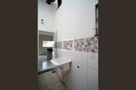 Casa para alugar com 70m², 2 quartos e 1 vagaÁrea de Serviço