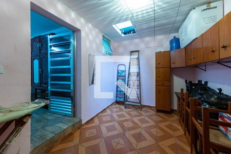 Casa à venda com 200m², 4 quartos e 2 vagas Casa à venda com 200m², 4 quartos e 2 vagasQuarto 4