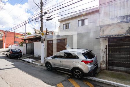 Casa à venda com 200m², 4 quartos e 2 vagas Casa à venda com 200m², 4 quartos e 2 vagasFachada