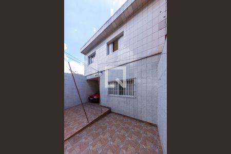 Casa à venda com 200m², 4 quartos e 2 vagas Casa à venda com 200m², 4 quartos e 2 vagasFachada