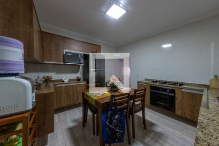 Casa à venda com 200m², 4 quartos e 2 vagas Casa à venda com 200m², 4 quartos e 2 vagasCozinha