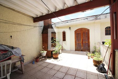 Casa à venda com 200m², 4 quartos e 2 vagasQuintal