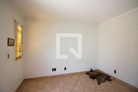 Casa à venda com 200m², 4 quartos e 2 vagasQuarto de Serviço