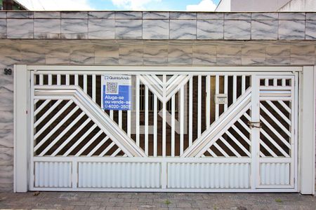 Casa à venda com 200m², 4 quartos e 2 vagasFachada