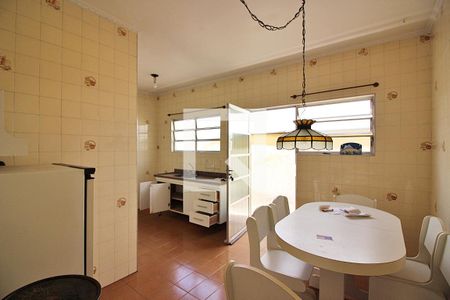 Casa à venda com 200m², 4 quartos e 2 vagasCozinha