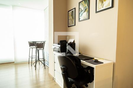 Sala de apartamento à venda com 2 quartos, 90m² em Vila Paulista, São Paulo