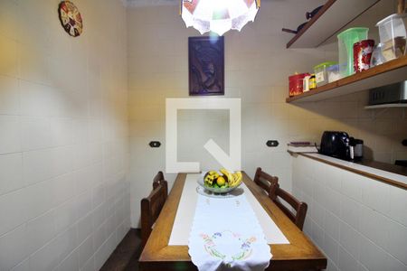 Casa à venda com 350m², 4 quartos e 2 vagasCopa e Cozinha 