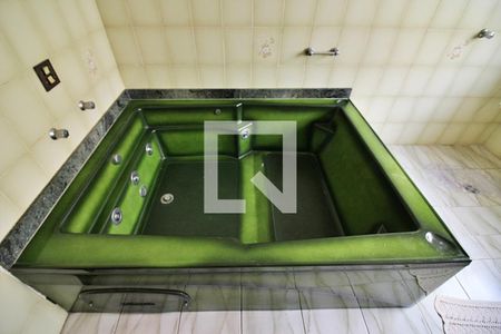 Casa à venda com 350m², 4 quartos e 2 vagasBanheiro do Quarto 1 - Suíte