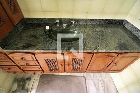 Casa à venda com 350m², 4 quartos e 2 vagasBanheiro do Quarto 1 - Suíte