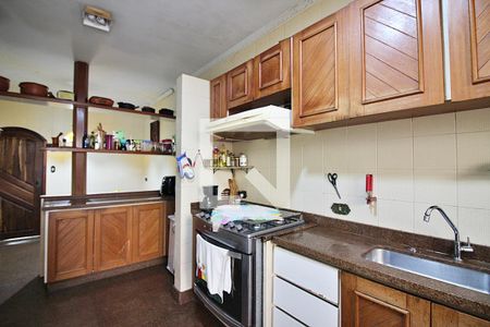 Casa à venda com 350m², 4 quartos e 2 vagasCopa e Cozinha 