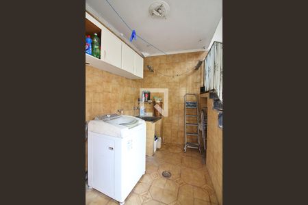 Casa à venda com 350m², 4 quartos e 2 vagasLavanderia