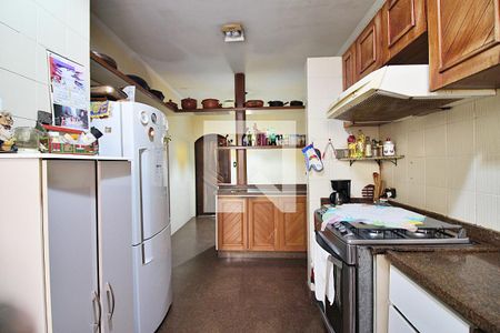 Casa à venda com 350m², 4 quartos e 2 vagasCopa e Cozinha 