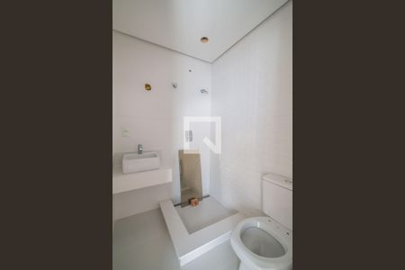 Banheiro da Suíte 1 de apartamento à venda com 3 quartos, 324m² em Vila Assunção, Porto Alegre