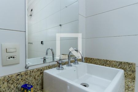 Banheiro Térreo de casa para alugar com 4 quartos, 180m² em Jardim Guanca, São Paulo