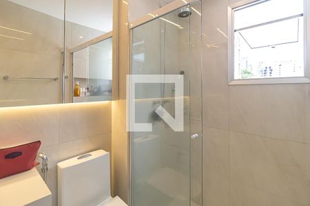 Apartamento à venda com 77m², 2 quartos e 2 vagas Apartamento à venda com 77m², 2 quartos e 2 vagasBanheiro do Quarto 1